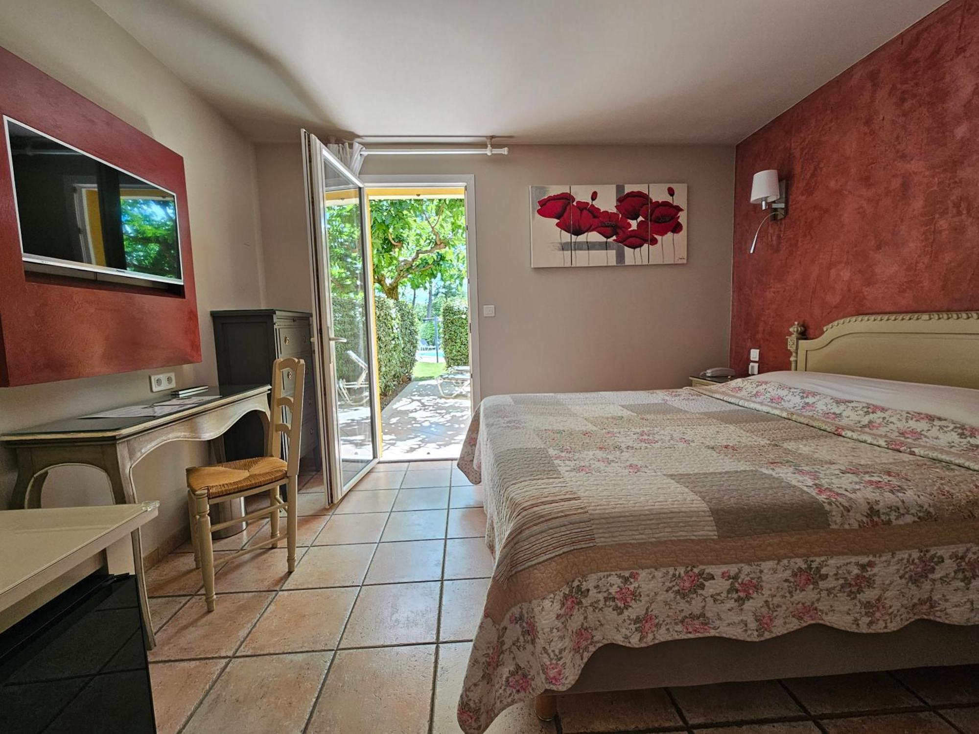 Les Sables D'Ocre & Spa Roussillon  Exterior photo