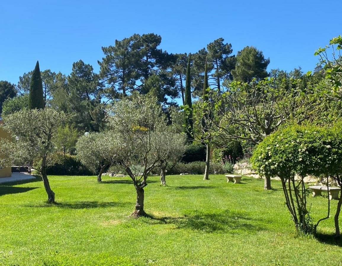 Les Sables D'Ocre & Spa Roussillon  Exterior photo